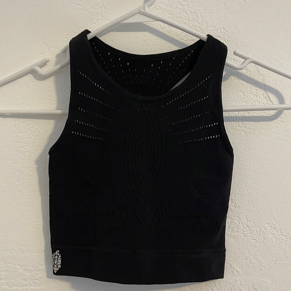 FREE PEOPLE | Like New black crop top sports bra athletic yoga tank